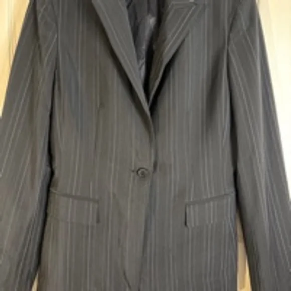 Women's Elie Tahari Blazer Size Unspecified Black Pinstripe(420T) - Picture 2 of 10